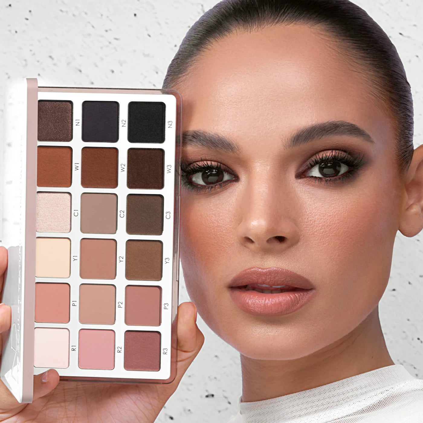 EYE SCULPT TEXTURE & TONE EYESHADOW PALETTE